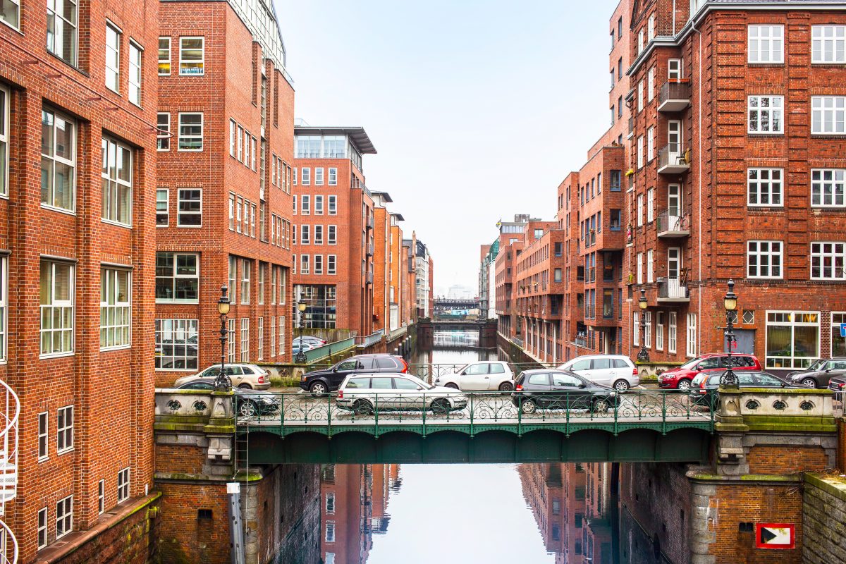 city-view-of-hamburg-germany-PZKLBUT-1200x800.jpg