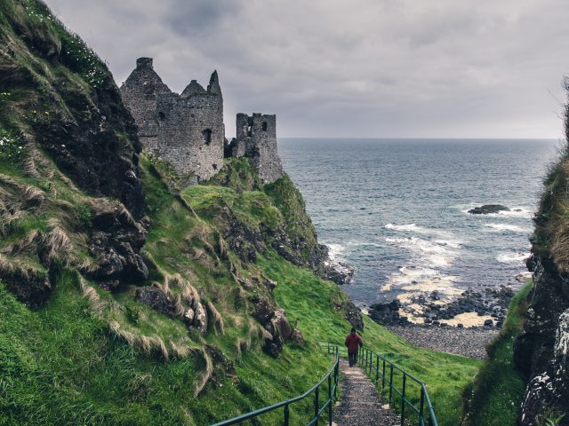https://www.mycheapremovals.co.uk/wp-content/uploads/2019/01/medieval-castle-on-the-seaside-ireland-PMK57EF-640x480.jpg