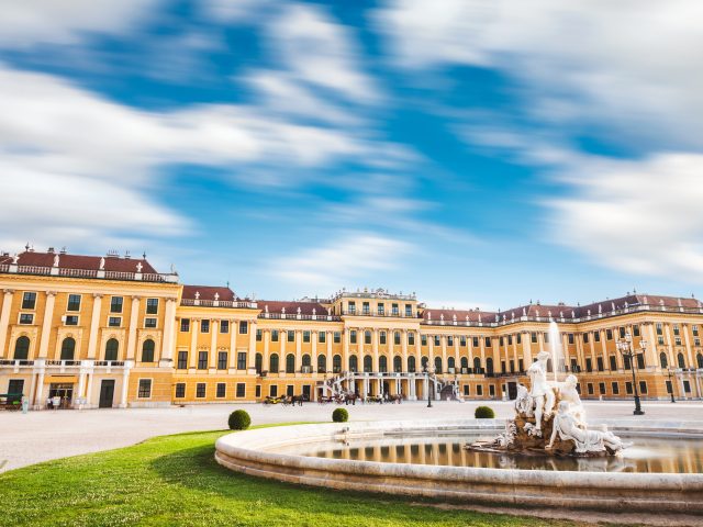 https://www.mycheapremovals.co.uk/wp-content/uploads/2019/01/schonbrunn-palace-in-vienna-austria-PEG8UD3-640x480.jpg