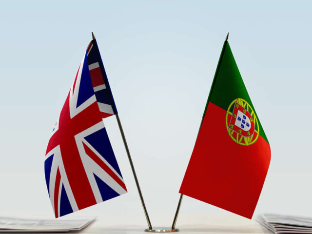 https://www.mycheapremovals.co.uk/wp-content/uploads/2021/03/moving-from-portugal-to-uk-costs-640x480.jpg