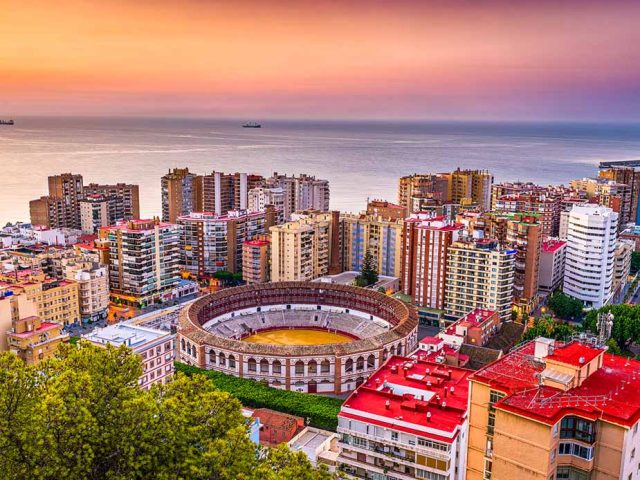 https://www.mycheapremovals.co.uk/wp-content/uploads/2025/10/movingtocostadelsol-640x480.jpg